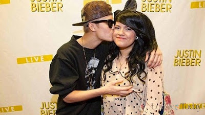 Justin Bieber meremas Dada Justin Bieber meremas Dada fansnya