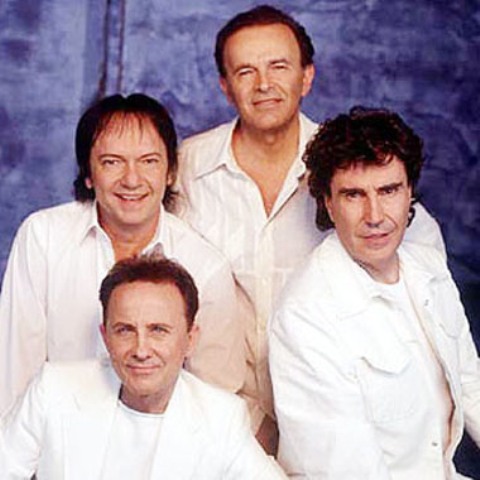 Amore Romantico Le Piu Belle Frasi D Amore Tratte Dalle Canzoni Dei Pooh