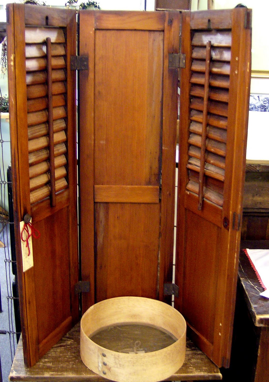 Country Lane Crafts & Antiques Shutters