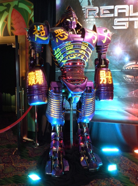 Noisy Boy Real Steel robot