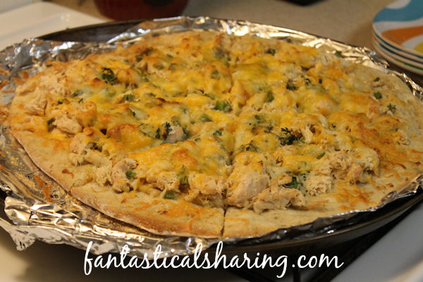 Fantastical Sharing of Recipes: Roasted Garlic Chicken Pizza