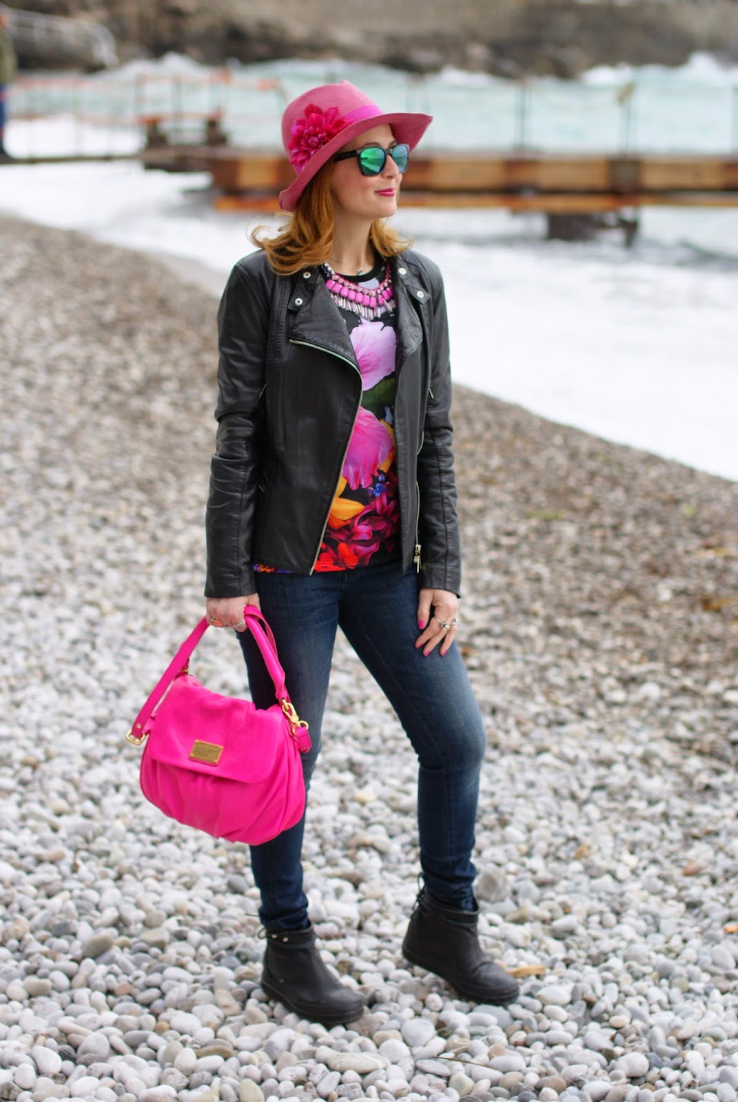 Fuchsia hat, Sodini necklace, Marc by Marc Jacobs lil ukita bag, Ruco Line boots, Fashion and Cookies, fashion blogger
