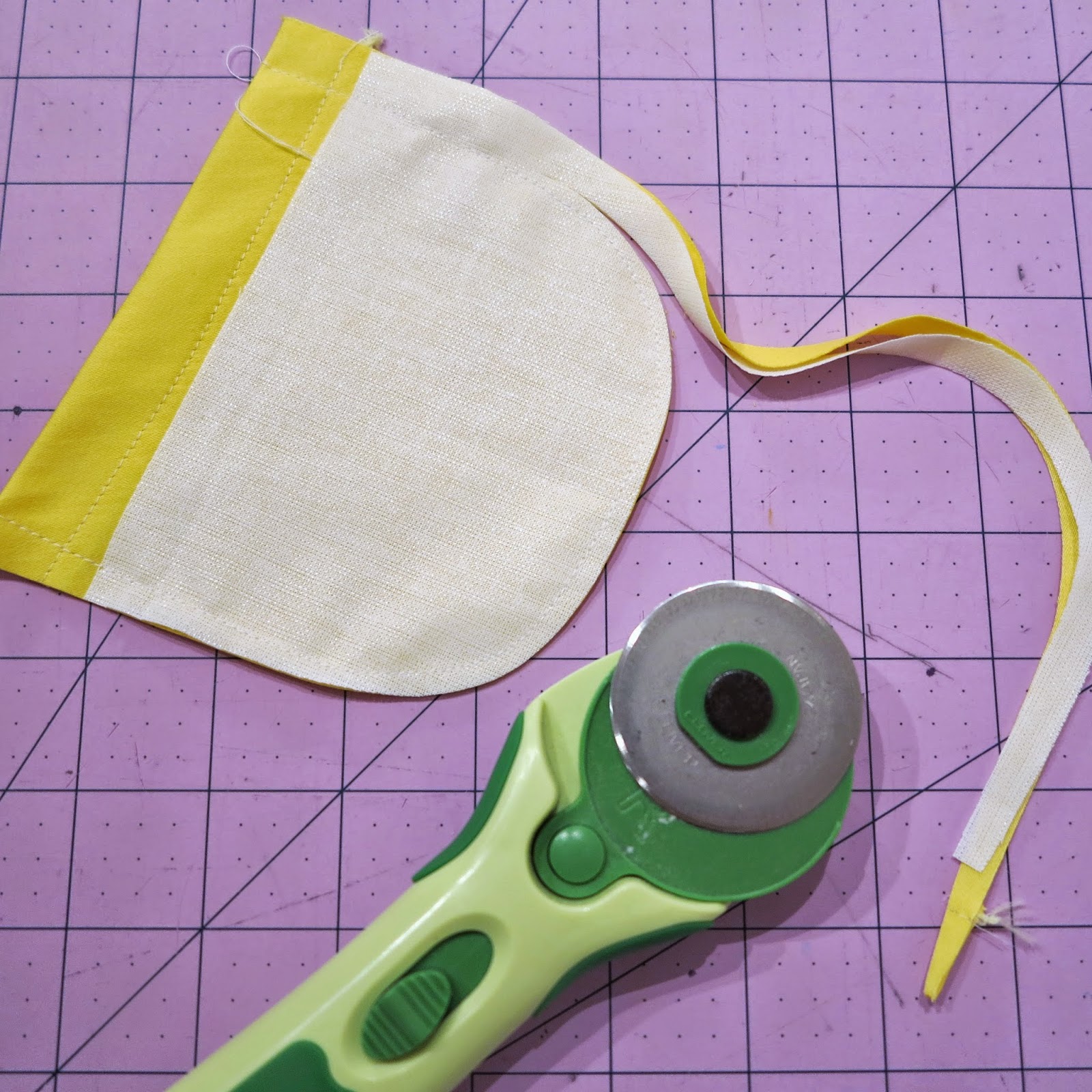 Lily Sage & Co Making neatly curved patch pockets with interfacing