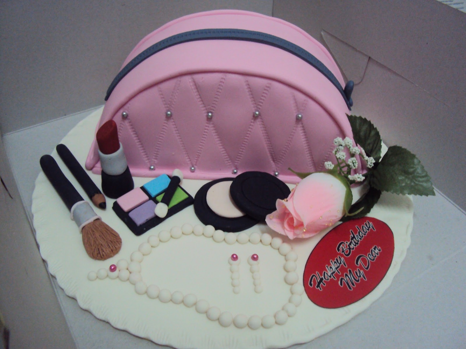 L'mis Cakes & Cupcakes Ipoh Contact 0125991233 Cosmetic Set 3D