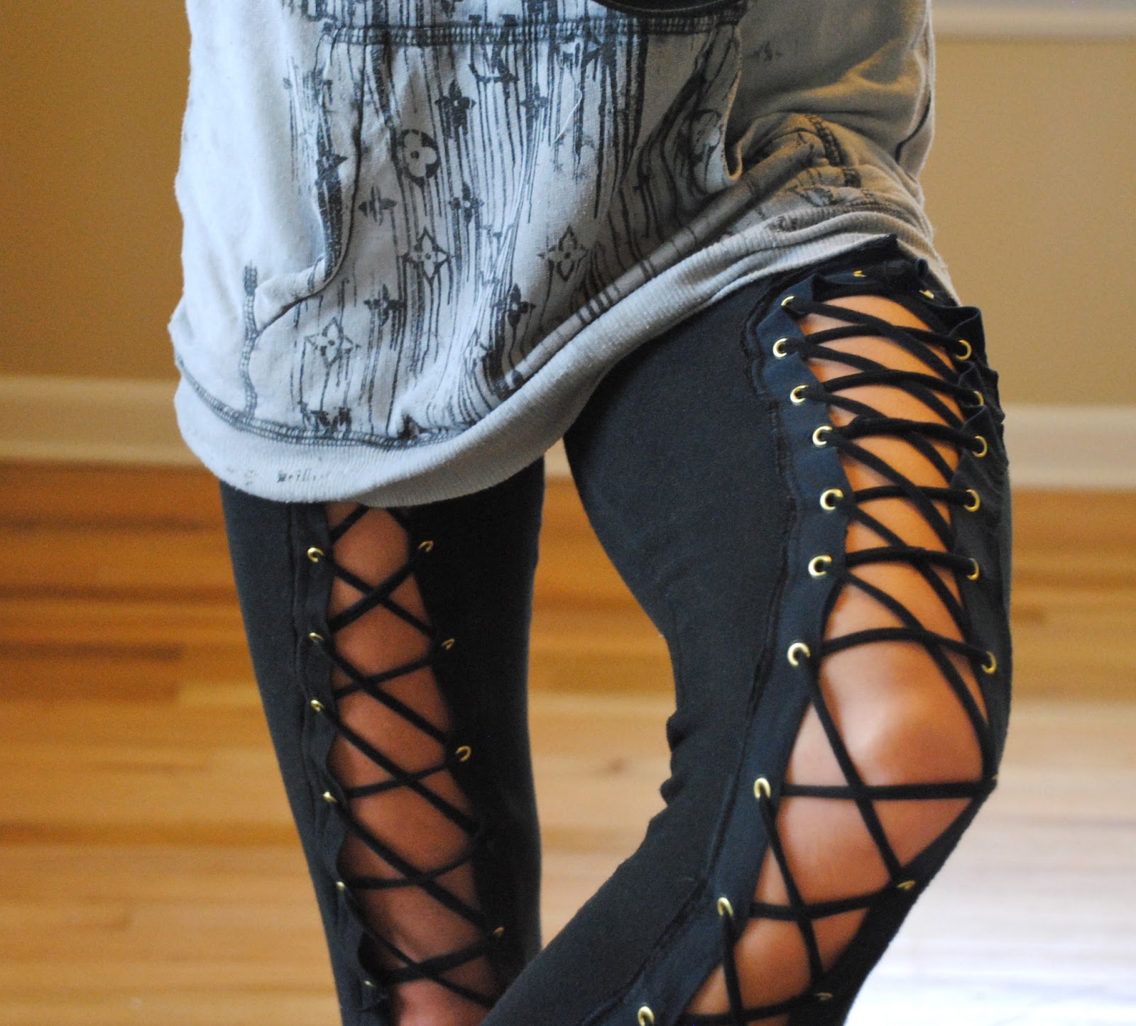 Trash To Couture: DIY Edgy grommet leggings.