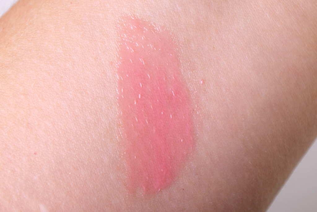 Makeup Revolution I Heart Makeup 'Too Cool for School' Wow Gloss Review swatch Makeup Revolution I Heart Makeup 'Too Cool for School' Wow Gloss Review swatch