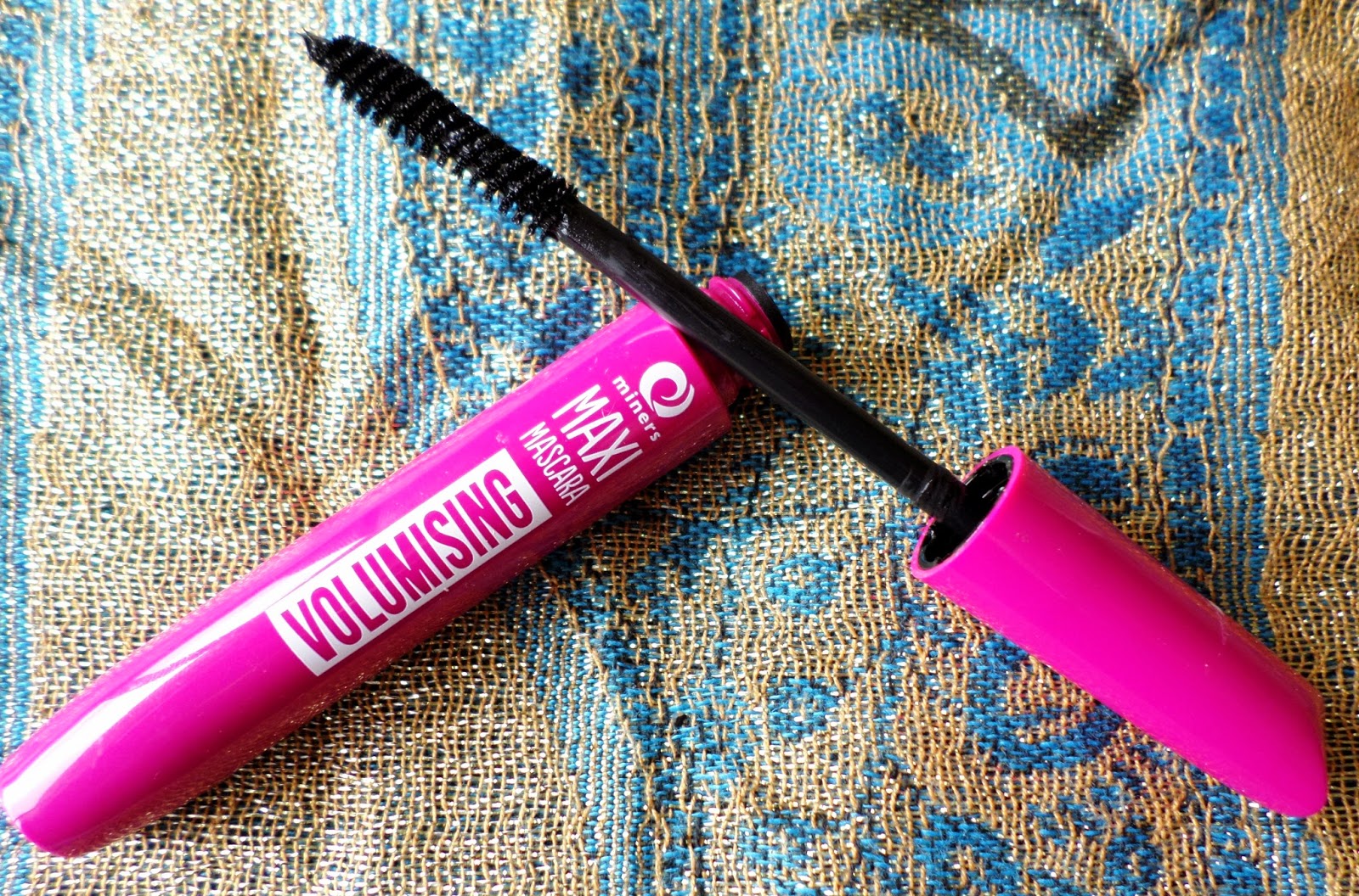 Miners Volumising Maxi Mascara Review Miners Volumising Maxi Mascara Review