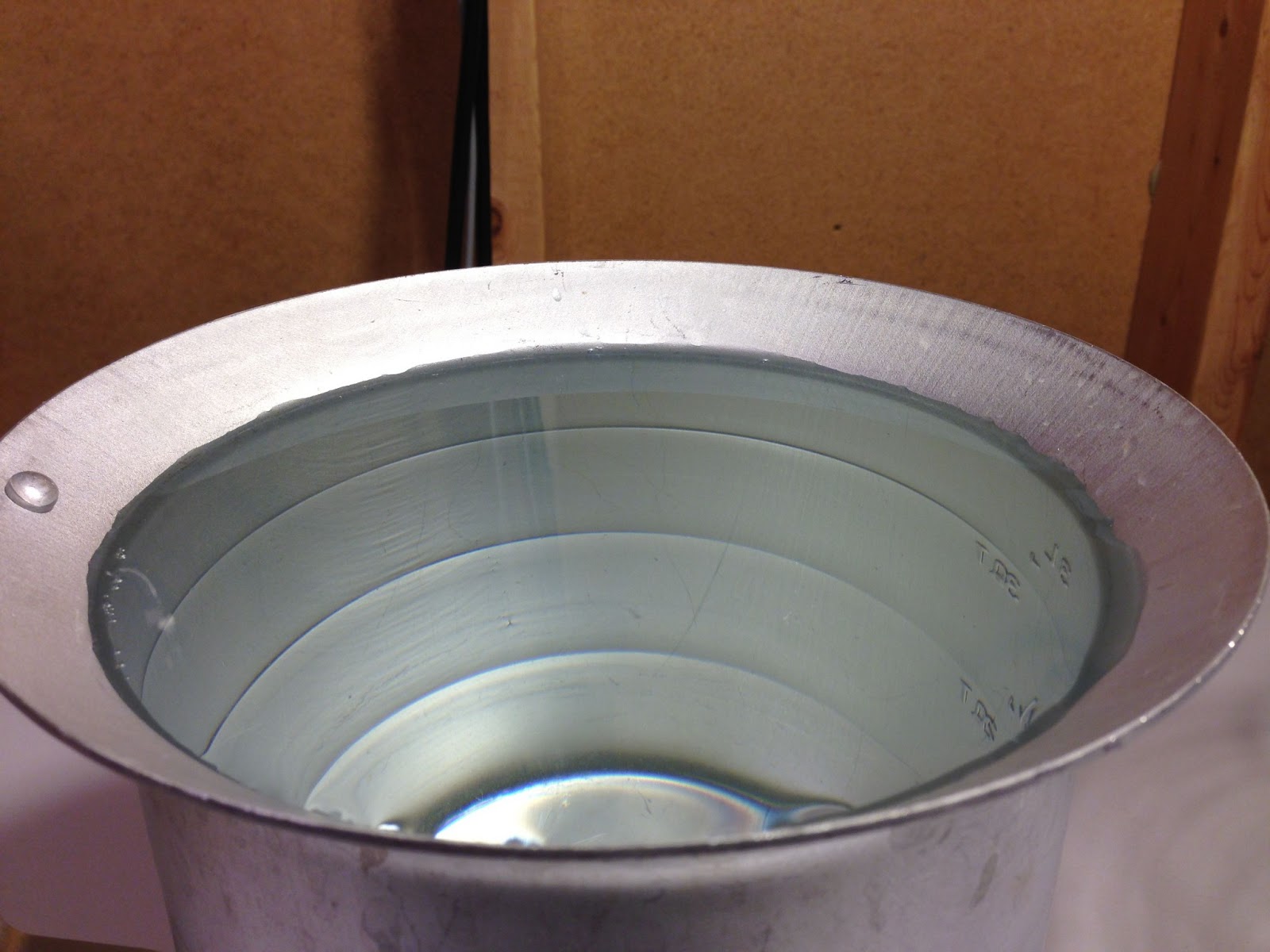 Brew Day 1 Gallon Pitcher Smackdown Rubbermaid Commercial vs Aluminum