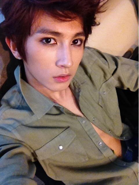 120530+kiseop+cyworld+profile+pic.jpg