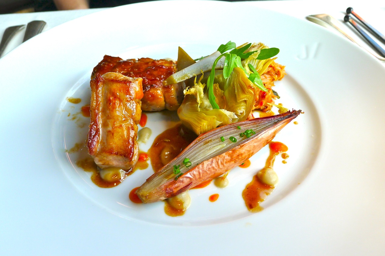 Hungry Hoss Alain Ducasse S Le Jules Verne Paris