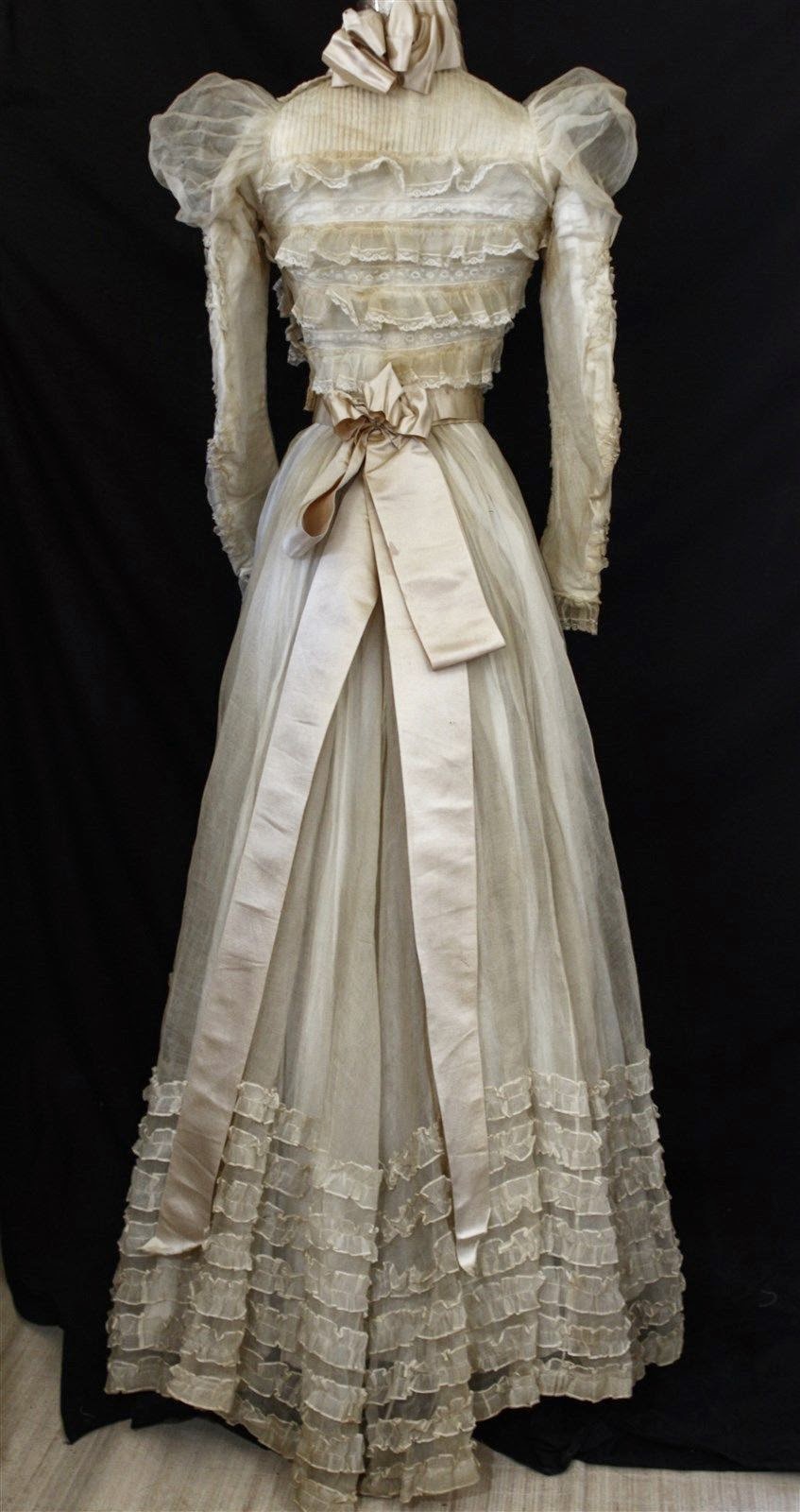All The Pretty Dresses Late 1890�s White Dress