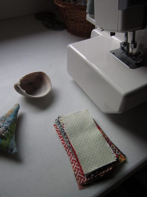 Fabric Fascination Charm Square Scrappy Binding Tutorial