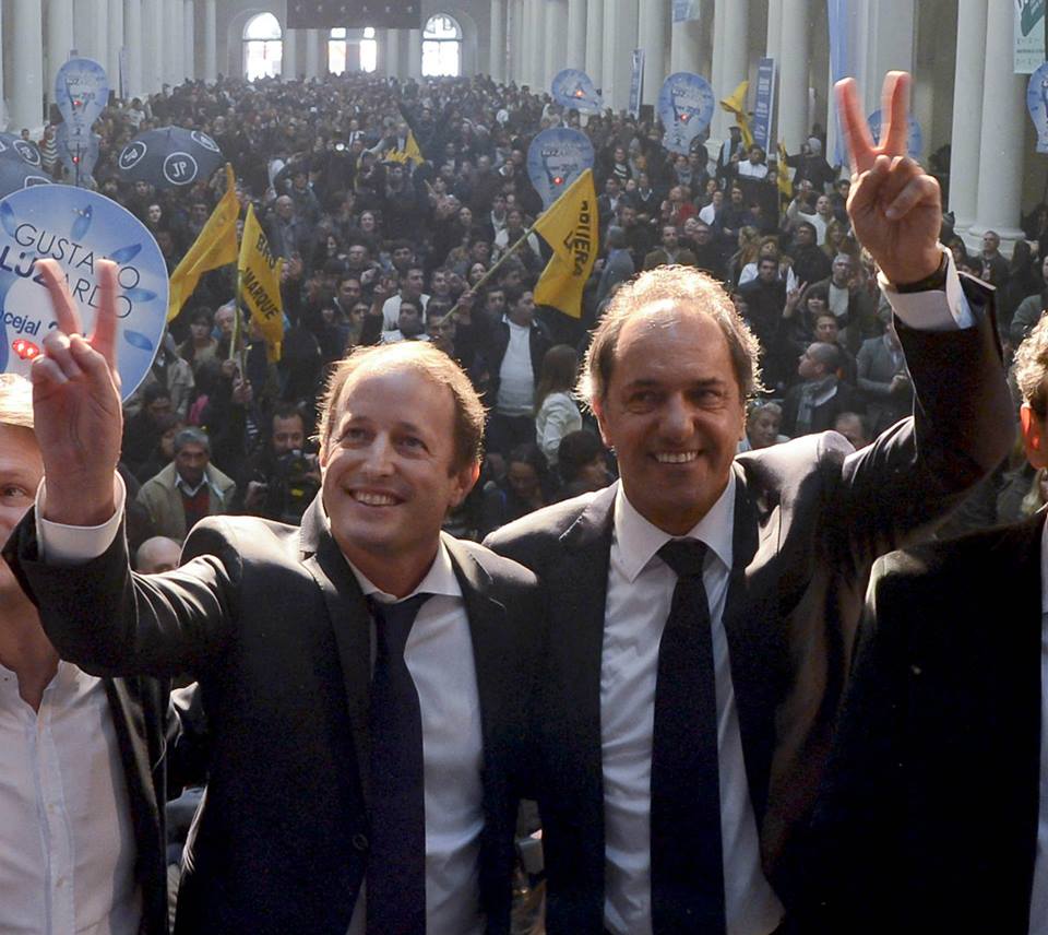 http://4.bp.blogspot.com/-bVZmznt7nKo/Ue50RnrlPVI/AAAAAAAACAU/DQOE1uTEGo8/s1600/scioli+insaurralde+solos.jpg