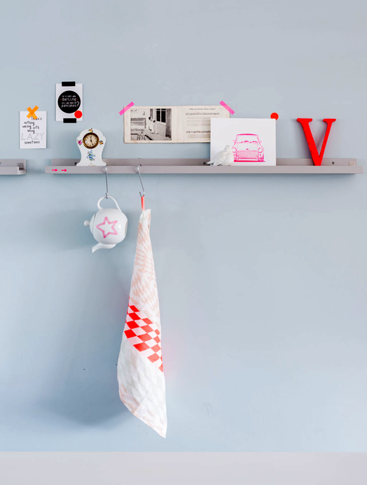 vt wonen l bottle cush and nooks decorating on a budget vt wonen l bottle cush and nooks decorating on a budget