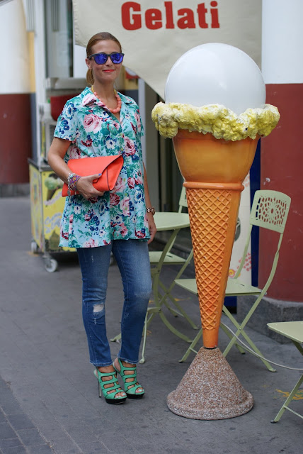 Kenzo floral print, Loriblu heels, Orange clutch, Fashion and Cookies, fashion blog