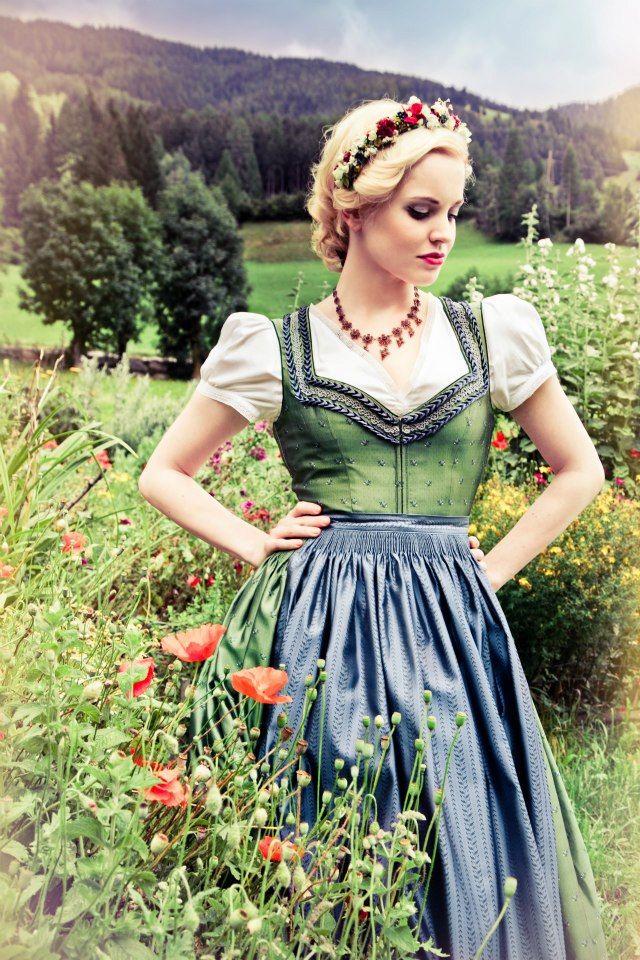 1970's Dirndl dress EU 36 US 8 Bavarian dress S 1970's german folklore tarditional dress Oktoberfest Vintage Dirndl UK 10