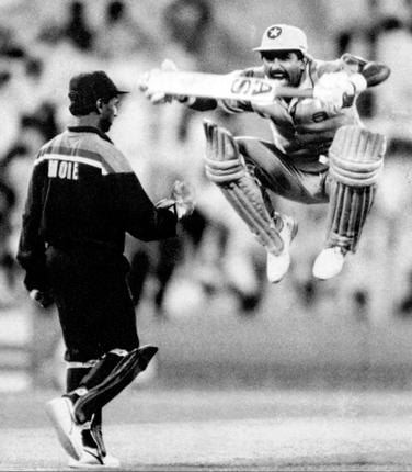 Javed Miandad Jumping