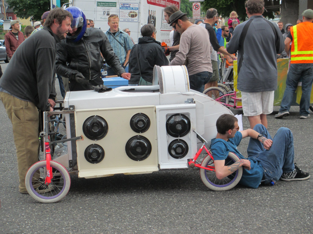 Editorials from Theslowlane Some pictures of 4Th annual used appliance