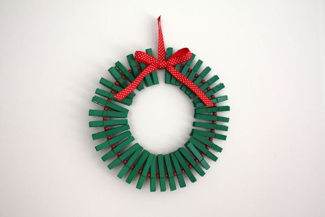 Corona porta tarjetas manualidades de navidad Corona porta tarjetas manualidades de navidad