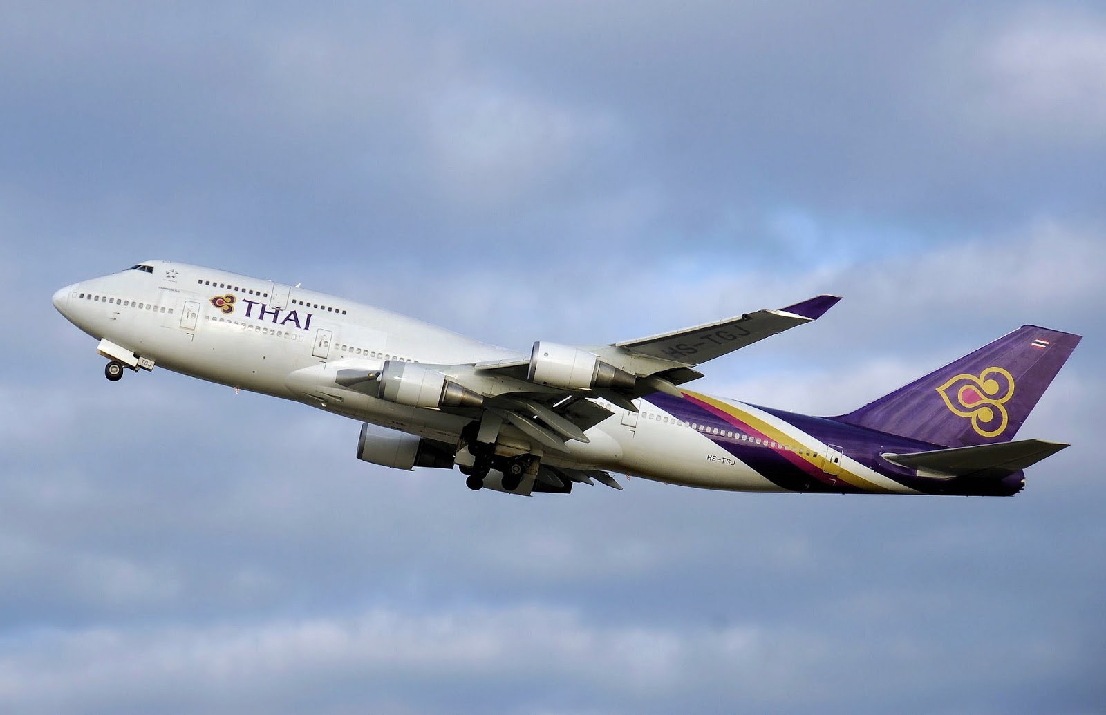 Thai Airways Boeing 747400 First Class Bangkok to Sydney TG475