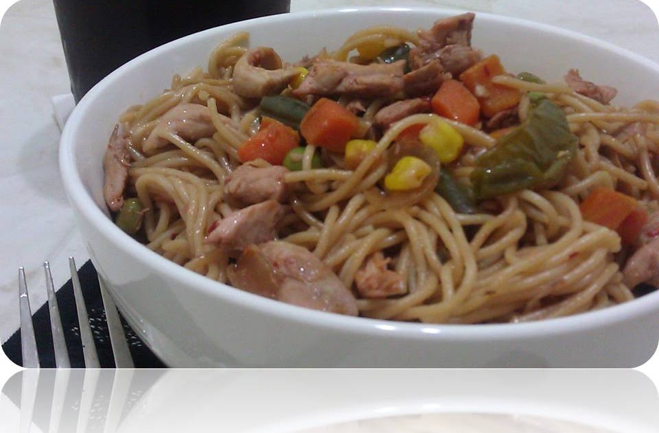 Spicy Garlic Chicken Noodles Desi Zayeka