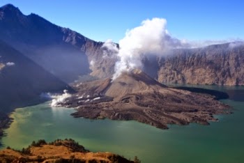 Referensi Jalur Pendakian Gunung Rinjani Untuk Anda Coba