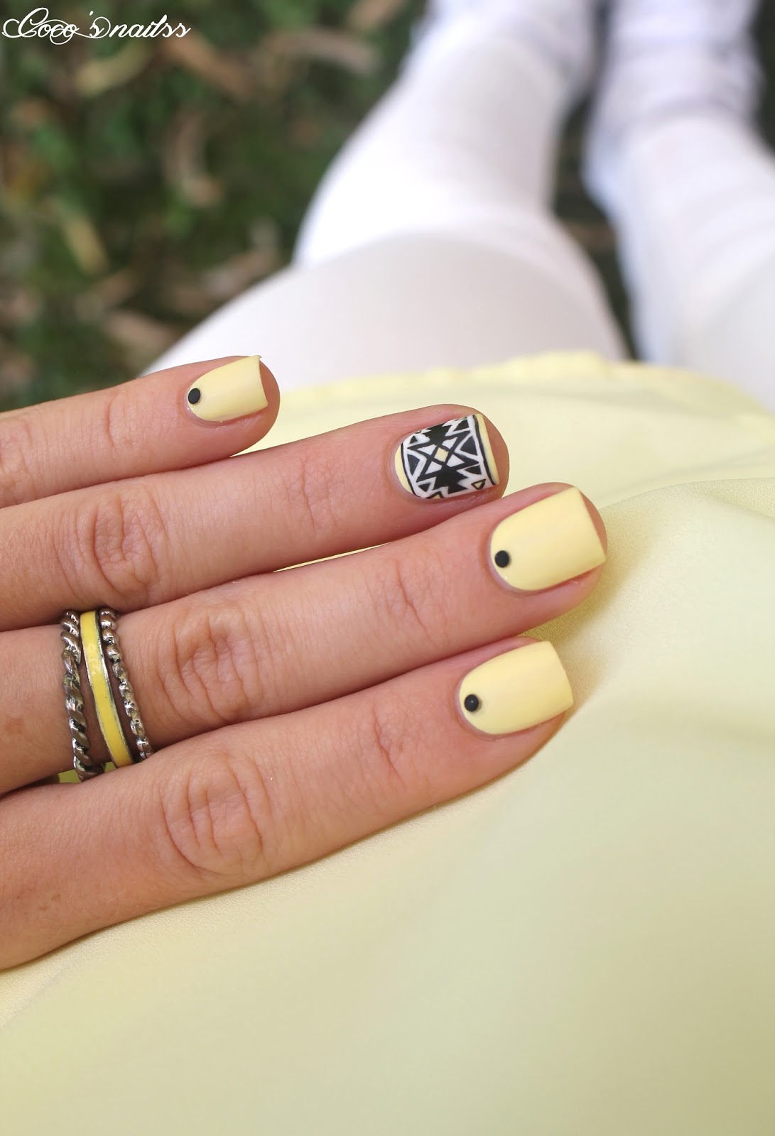 Coco's nails : Jaune tribal