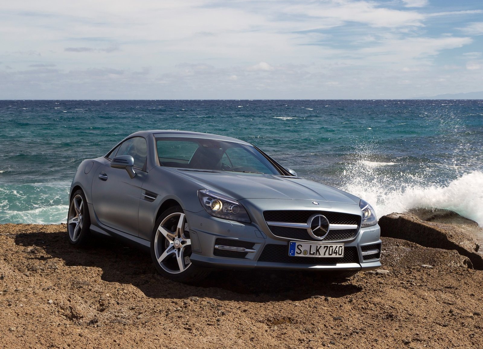 http://4.bp.blogspot.com/-bapRN-oU27g/Tb6lmTESFoI/AAAAAAAAAcs/zFl7veuWEPY/s1600/Mercedes-Benz-SLK350_2012_1600x1200_wallpaper_04.jpg