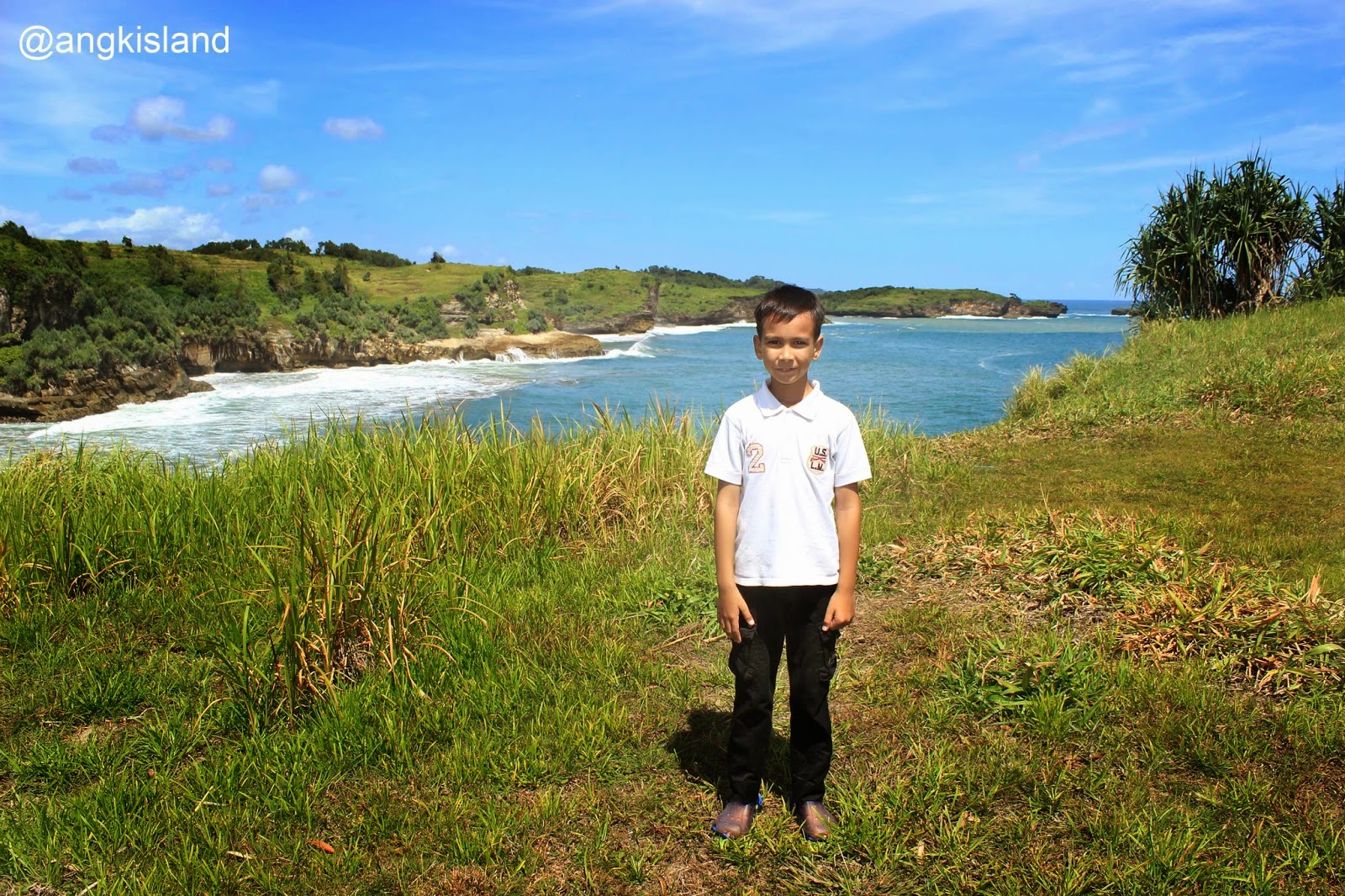santai di pantai klayar Bule pantai klayar