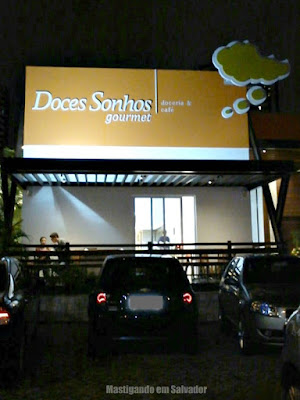 Doces Sonhos Doceria: Fachada da loja da Av. Paulo VI