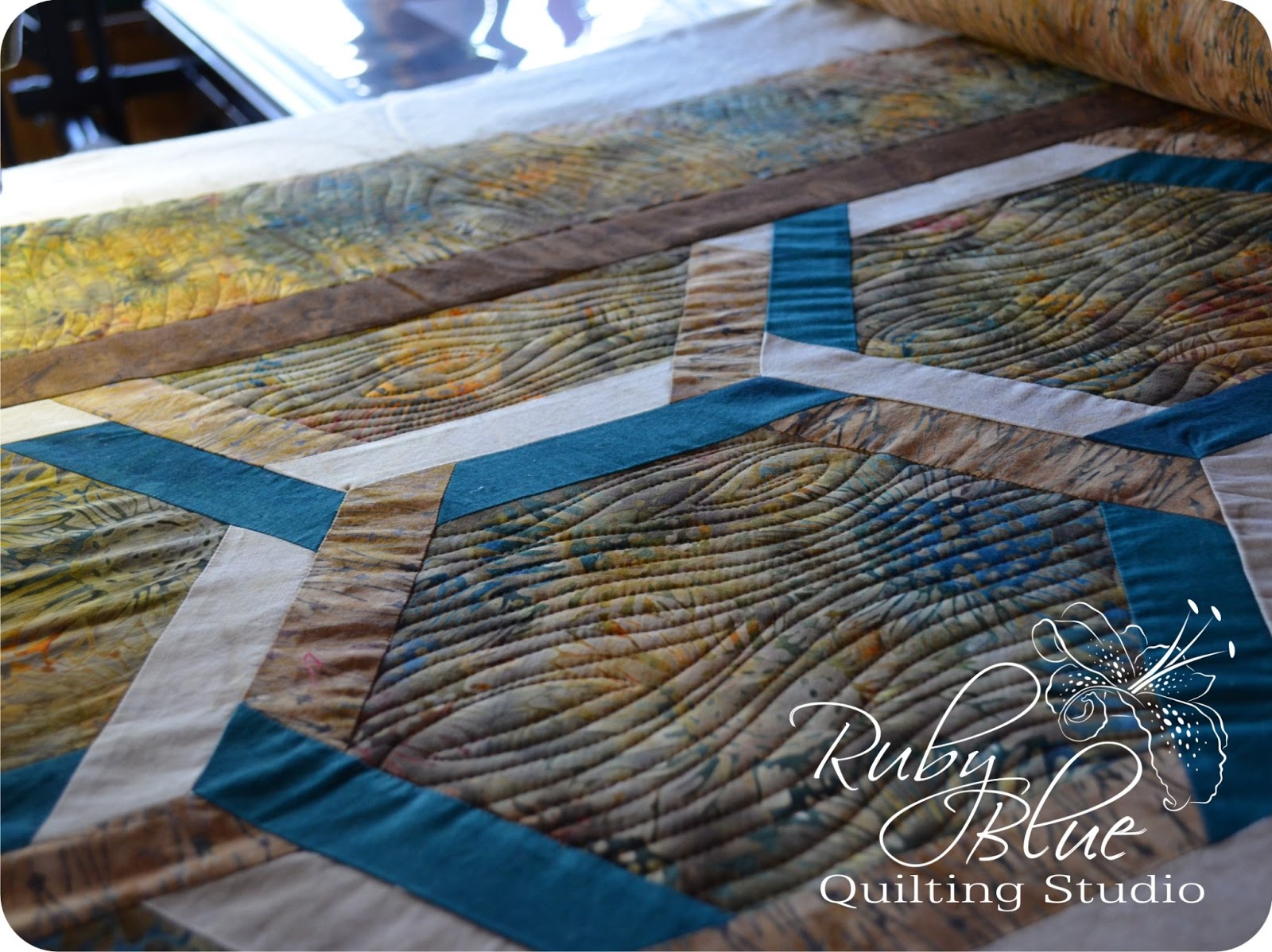 Ruby Blue Quilting Studio Machine Quilting Interlocking Hexagons