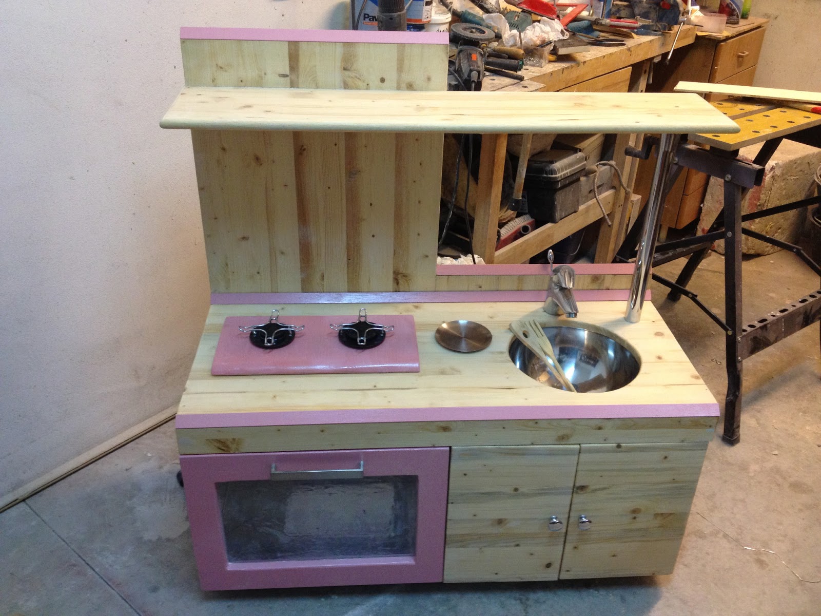 Mammarum: come costruire una cucina per bambini di legno Cucine fai da te in legno