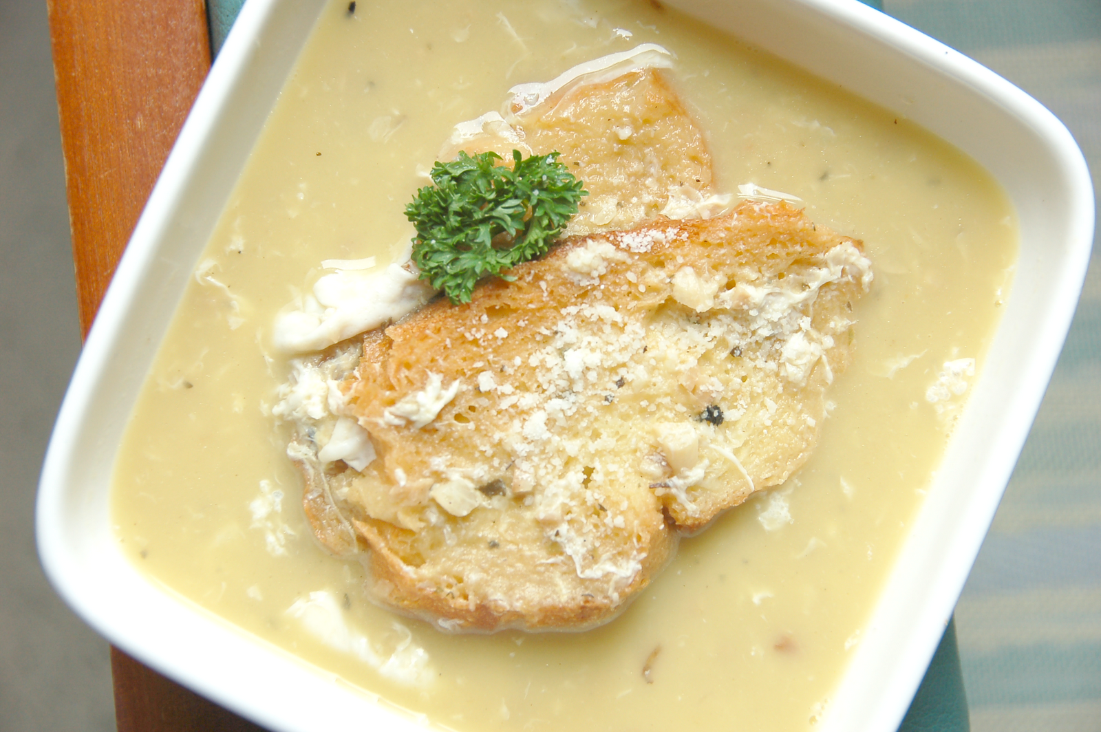 Soupe à L'ail (French Garlic Soup)