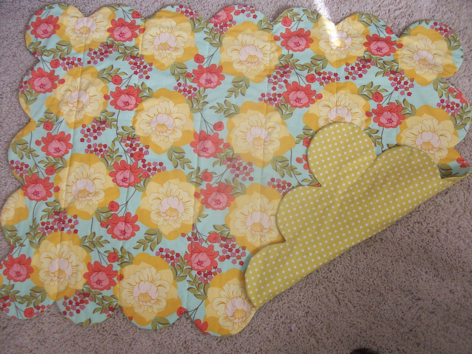 Jengerbread Creations Scalloped Edge Baby Quilt Tutorial