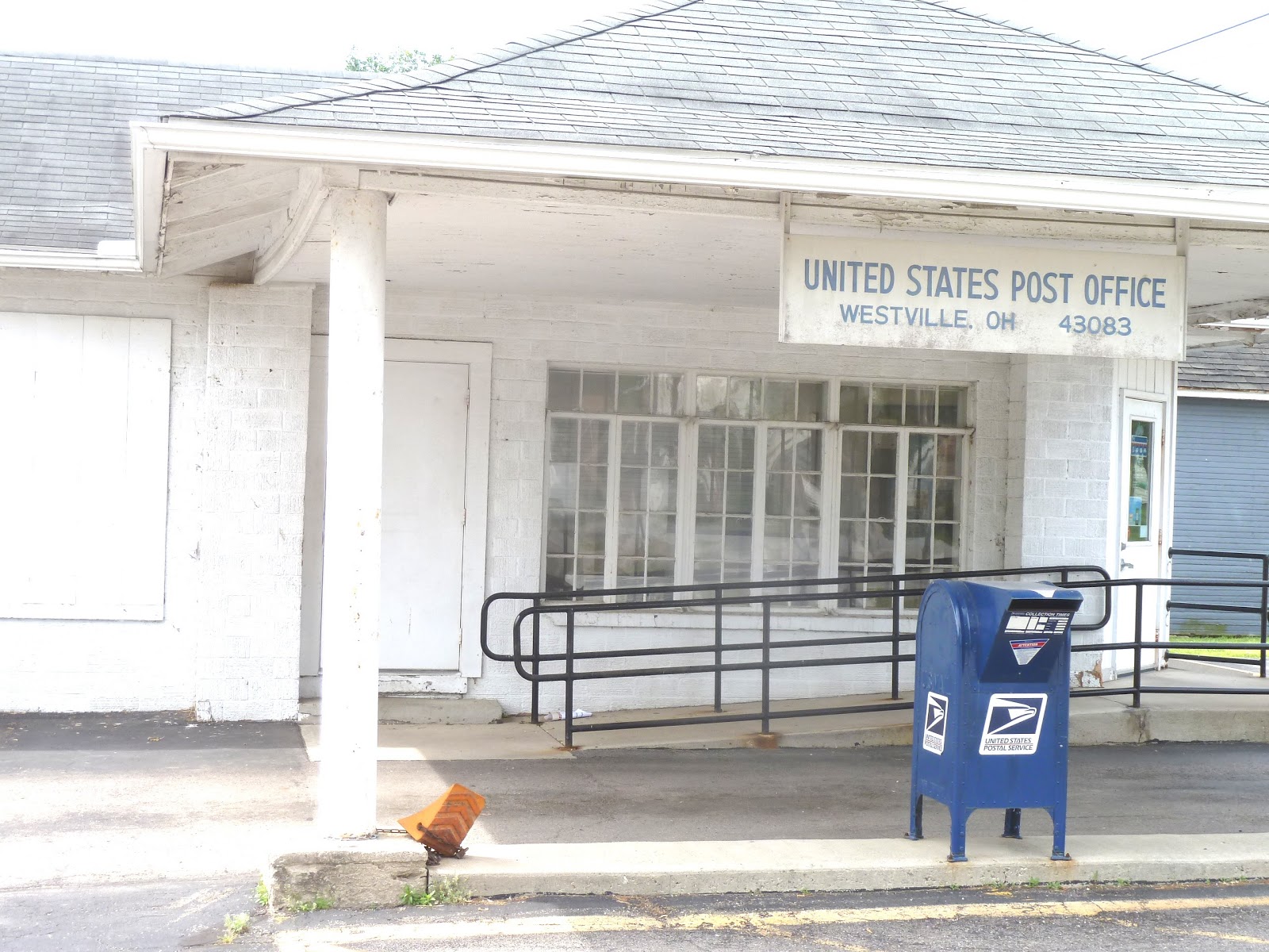 seniors walking across america POST 1125; MAY 30, 2013; PIQUA, OHIO