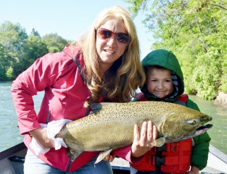 Rogue-river-fishing