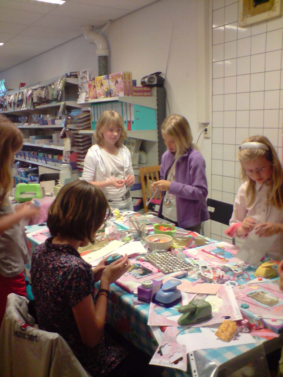 feest bel meid tieten in Winkel feest bel meid tieten in Winkel