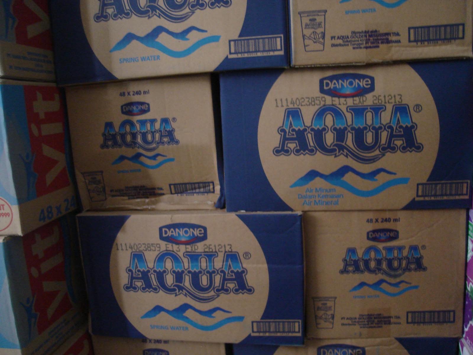 aqua home service baskoro: Aqua 240 ml