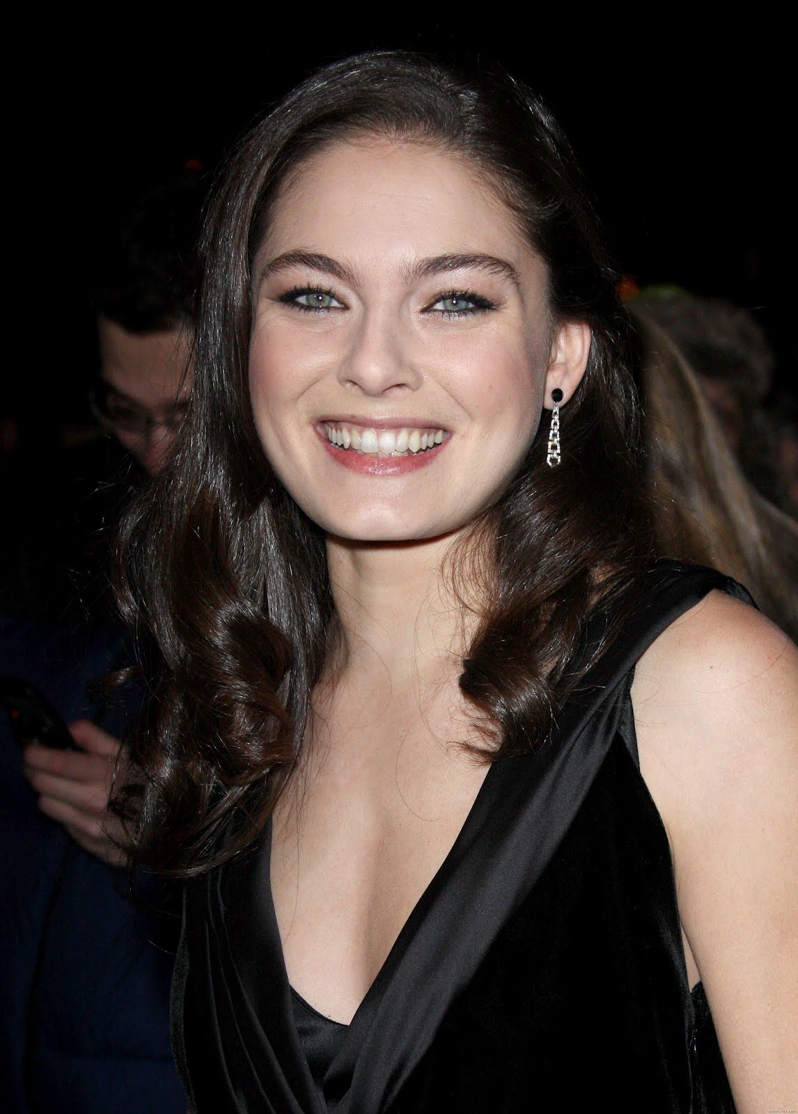 Alexa Davalos Biography ~ Famous Biographies