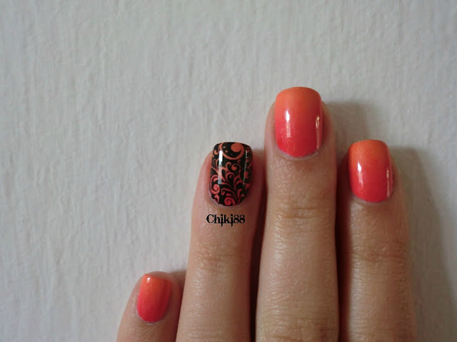 Nail art - Sfumature arancioni - step 2 - foto senza flash
