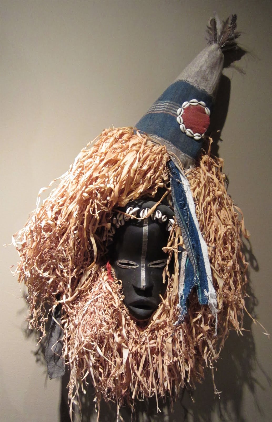 apartmentf15 decorating with african masks