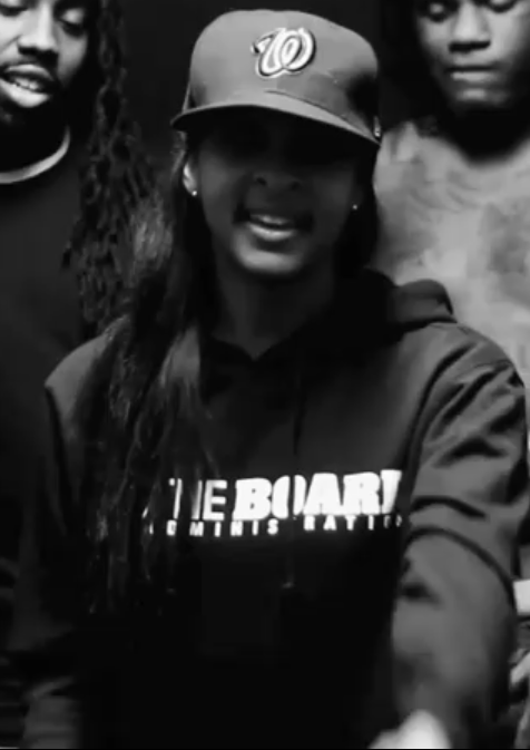 Drake+headlines+lyrics+on+screen