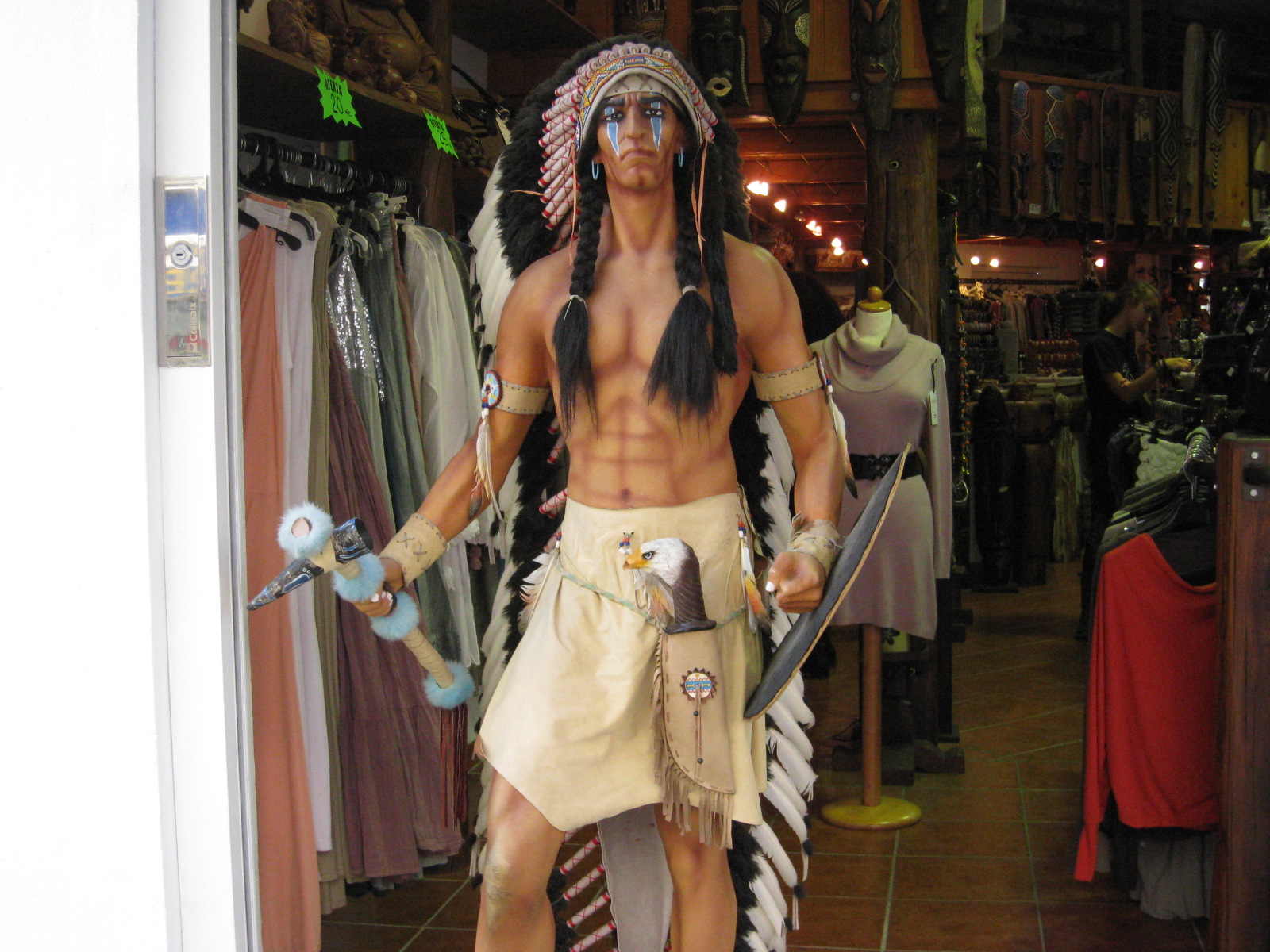 ENTRE ASOMBROS DOS INDIOS EN MARBELLA