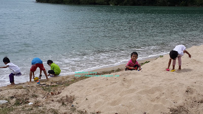 Plus kami pon makan2 kudap sepanjang jalan Tapah Road - Lumut. So