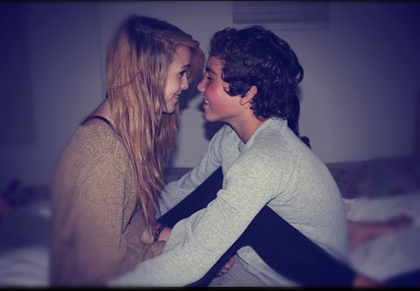 When did sam and acacia start dating