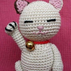 Patrones Amigurumi: Maneki Neko (???) en crochet