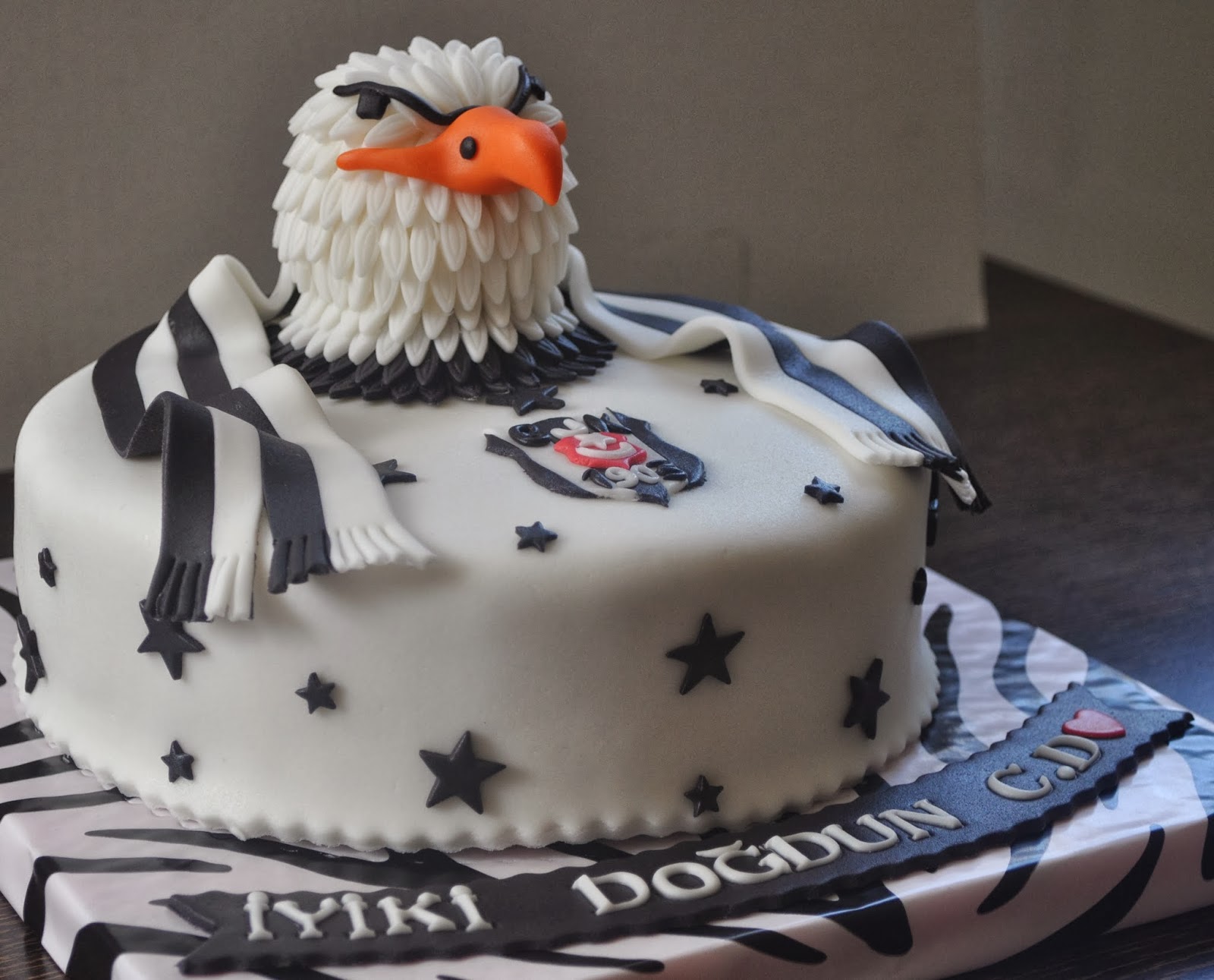 İKİZ DÜŞLER Beşiktaş Pastası