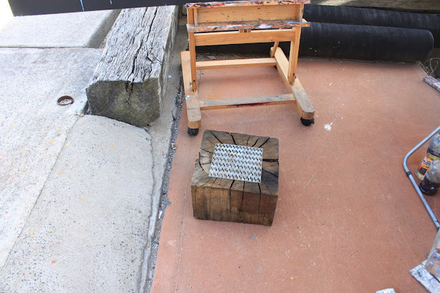 timber block and easel used by plein air painter Jane Bennett timber block and easel used by plein air painter Jane Bennett