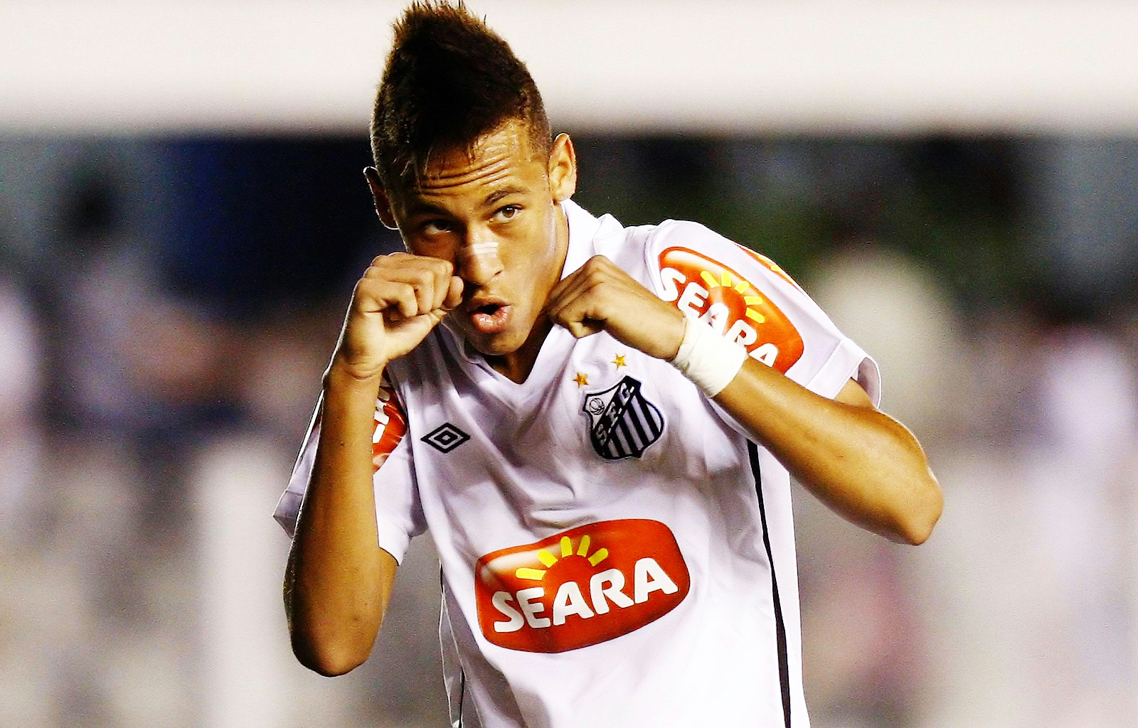 http://4.bp.blogspot.com/-bktY6elUYWg/UEFvr6-qGNI/AAAAAAAAF1k/cc9aSW0R_9A/s1600/Neymar%20Boxing%20Celebration.jpg