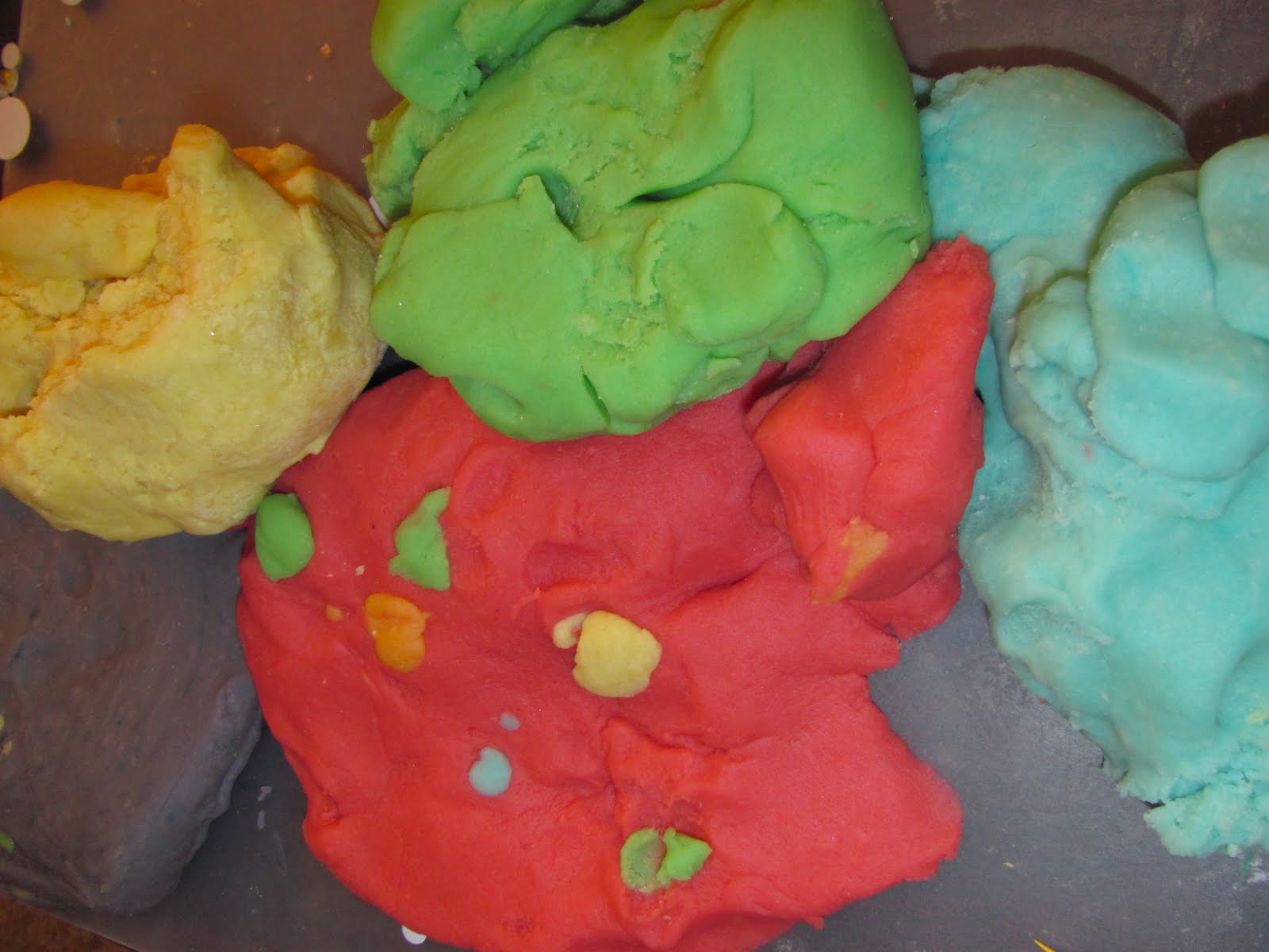 The Chocolate Muffin Tree Microwave Kool Aid Play Dough